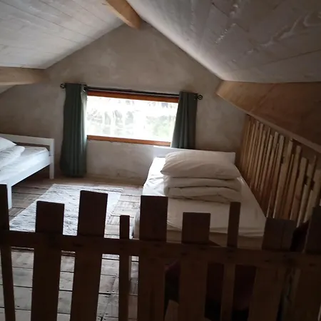 Cabane Au Bord De L'Eau Electricite 12V Peche A La Batterie Interdite * Mauregny-en-Haye